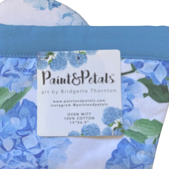 Two Hydrangea Oven Mitts 100% Cotton - Picture 4 of 4